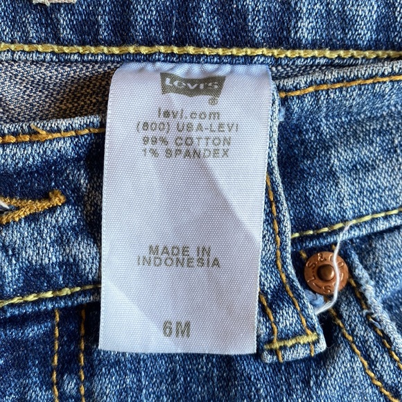 Levi’s Boot Cut Jeans - Picture 4 of 11